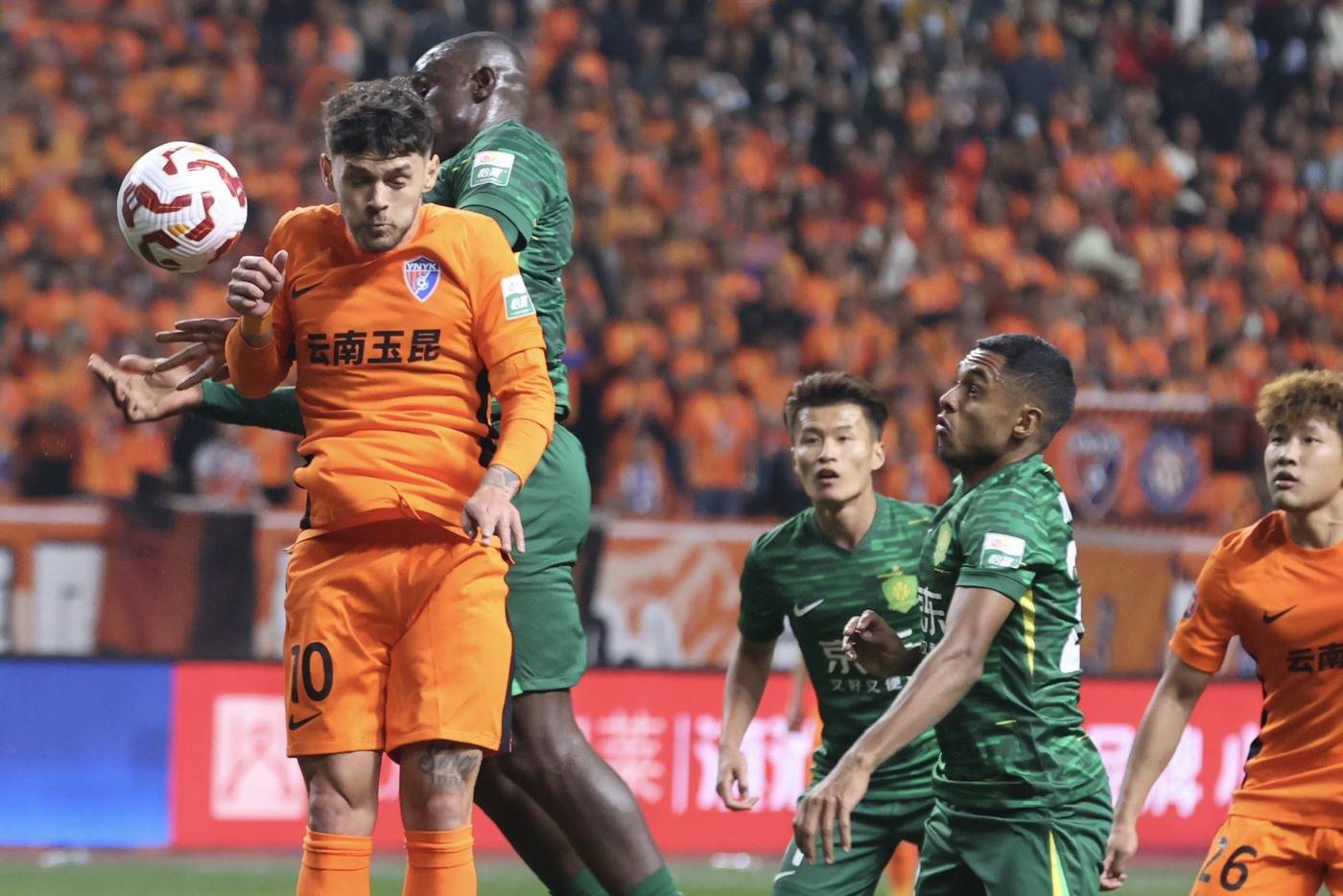 关于上海申花主场获胜，继续向积分榜前三位置发起冲击的信息