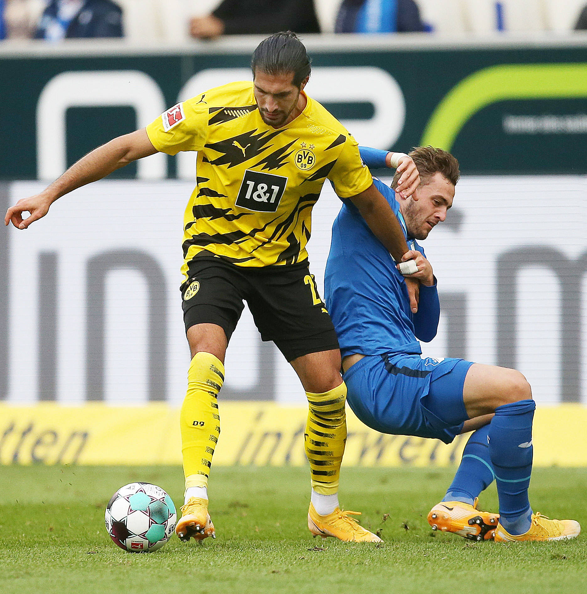 拜仁慕尼黑客场大胜，德甲争冠气势如虹的简单介绍