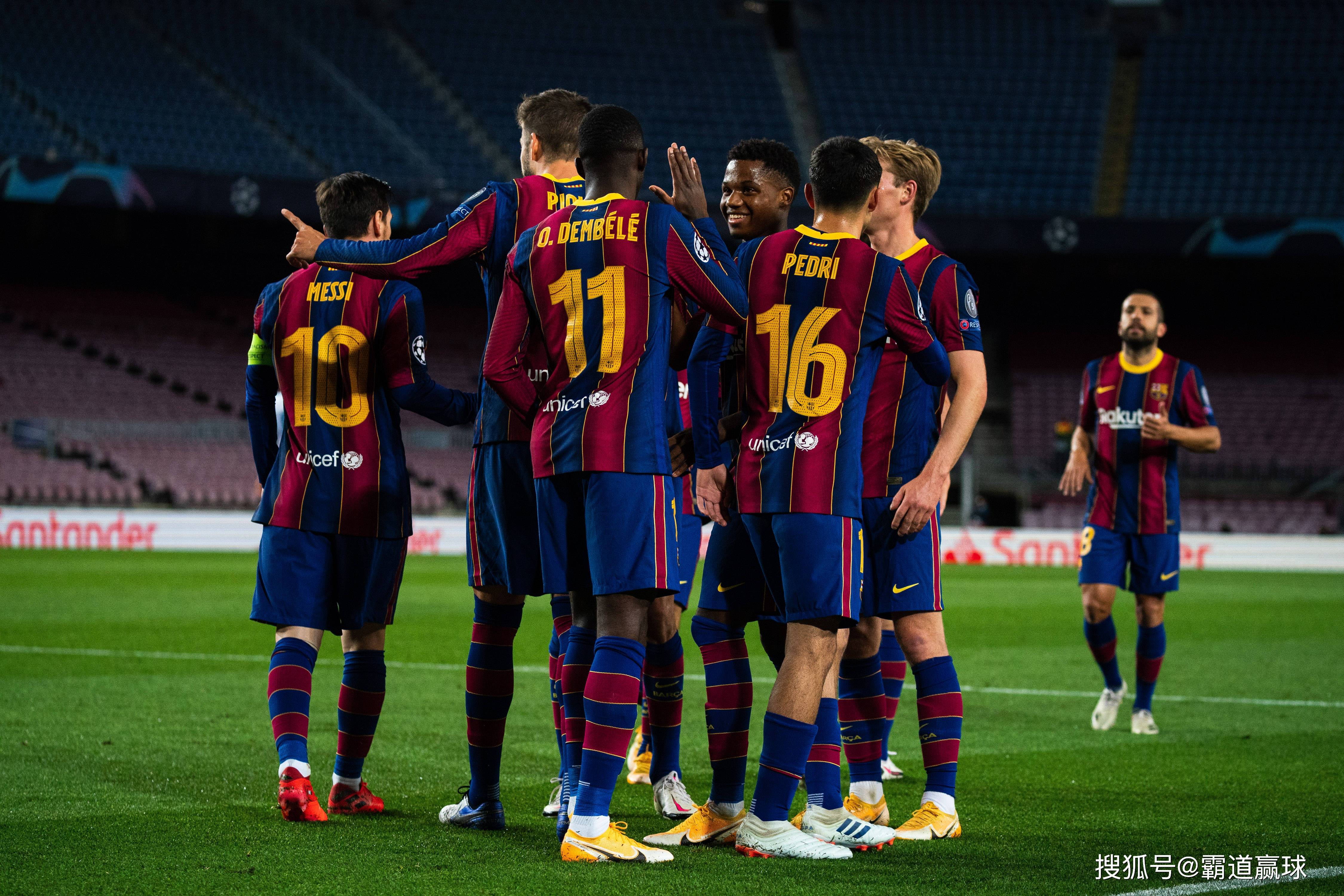 瓦伦西亚客场击败巴塞罗那，豪取胜利