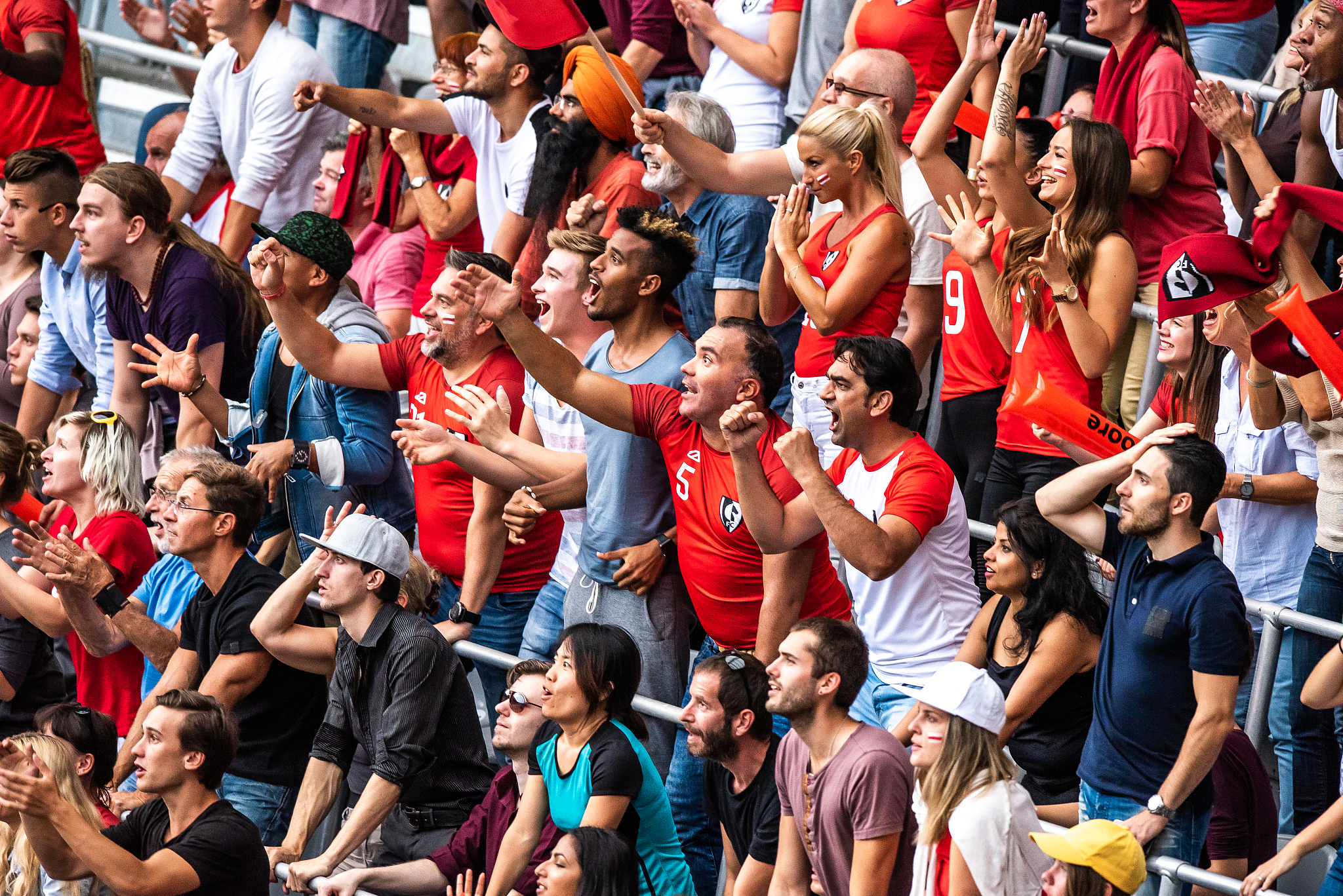 西班牙队神勇发挥，取得惊人胜利的简单介绍