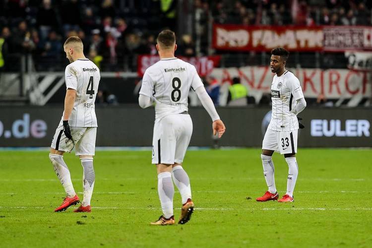 阿贾克斯喜获胜利,成功晋级淘汰赛 阿贾克斯喜获胜利,成功晋级淘汰赛