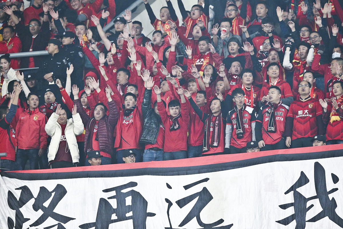 关键之战：上港挑战国安，胜负难分的简单介绍