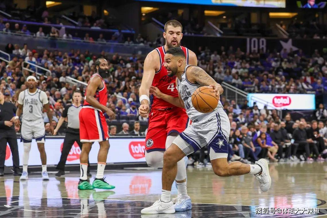 包含快船队主教练强调团结合作,赢得球队内部支持的词条 包含快船队主教练强调团结合作,赢得球队内部支持的词条