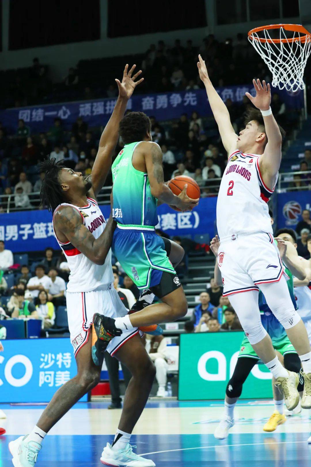 包含后防失误导致失球，球队进攻疲软的词条