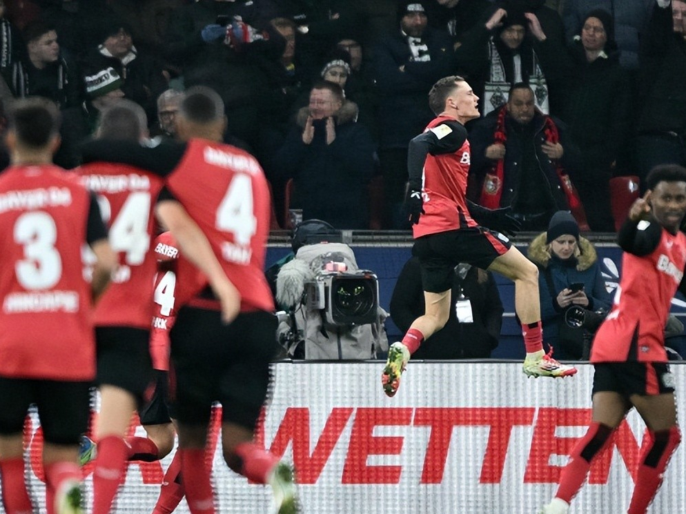 关于勒沃库森主场击败对手，领先优势增加的信息