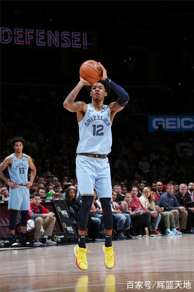 爵士逆转灰熊,稳坐西部第一的宝座的简单介绍 爵士逆转灰熊,稳坐西部第一的宝座的简单介绍