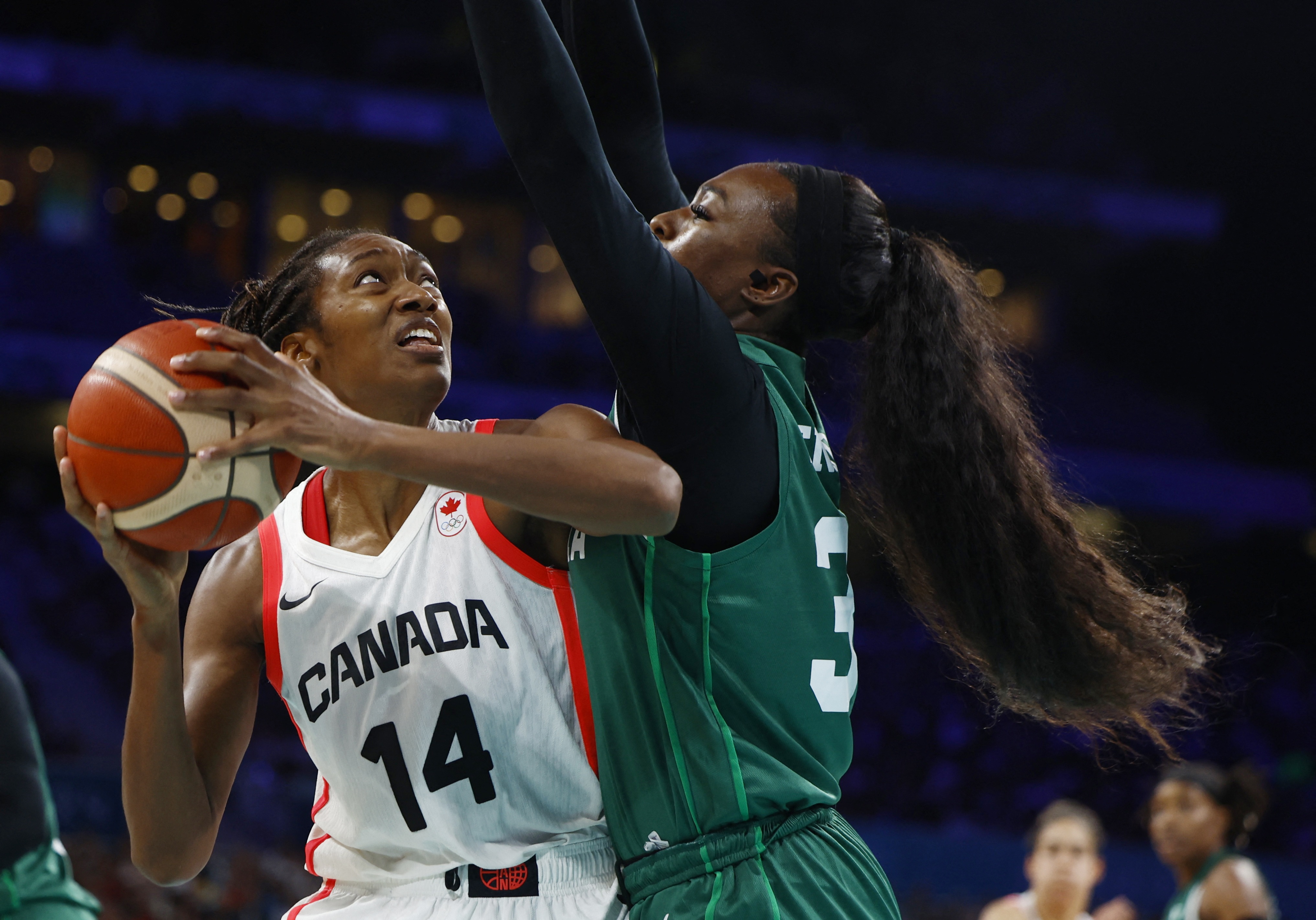 包含尼日利亚队员因个人原因无法出战顶级联赛的词条