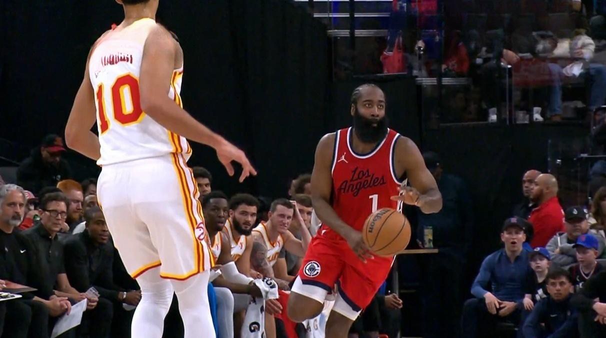 包含快船再胜狂犬女王,莱纳德再度称王的词条 包含快船再胜狂犬女王,莱纳德再度称王的词条