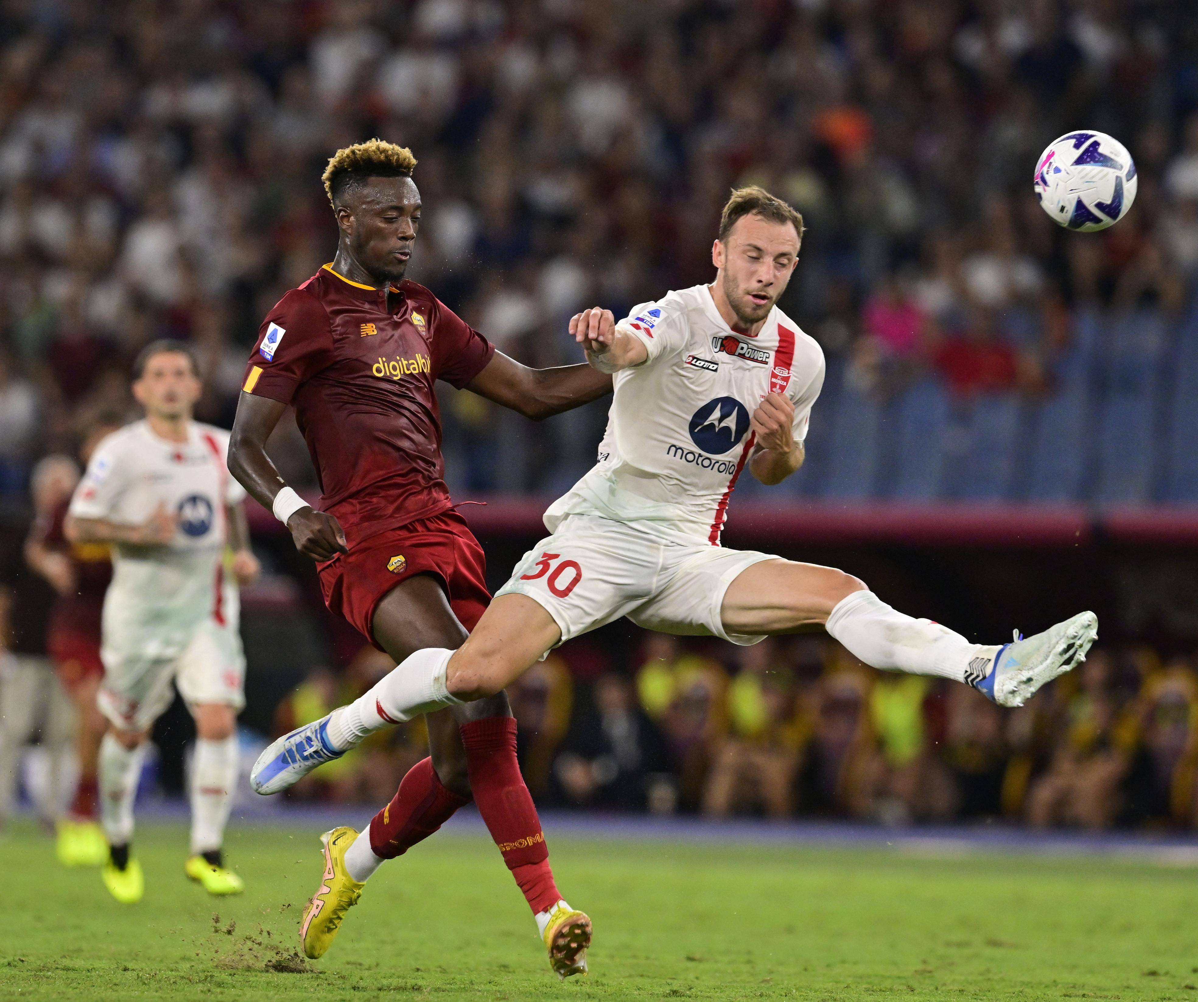 意甲比赛中一位球员表现出色