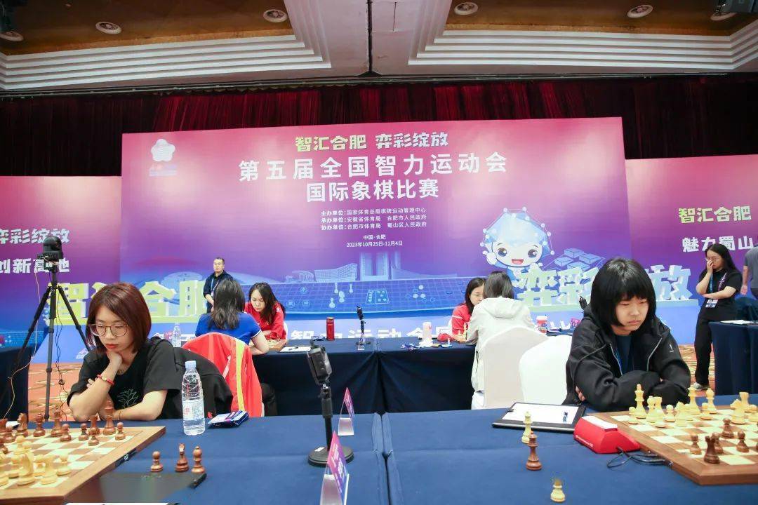 冲破极限:精英选手决胜金牌 冲破极限:精英选手决胜金牌