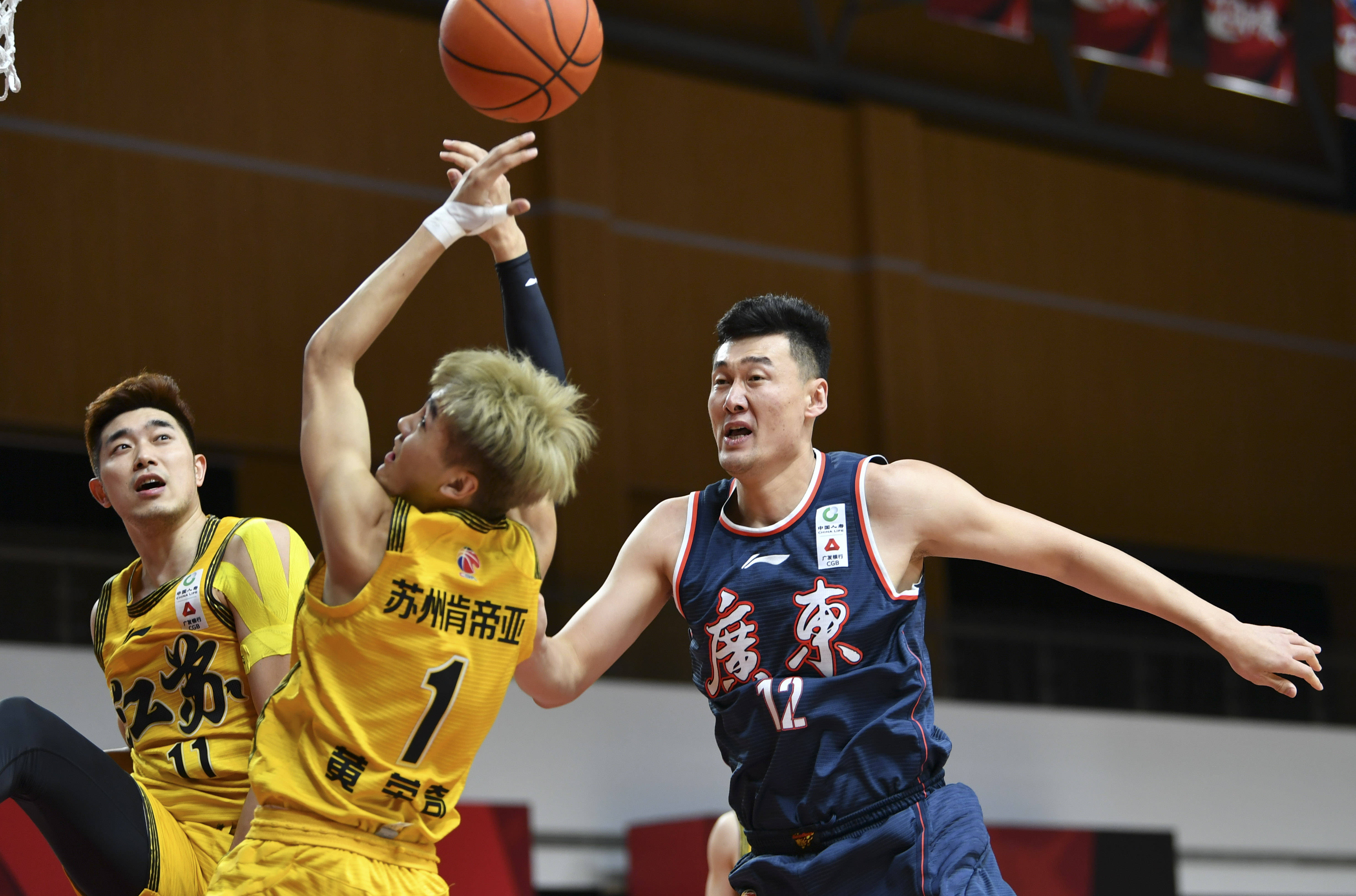 广东队连胜达到巅峰，赢得掌声