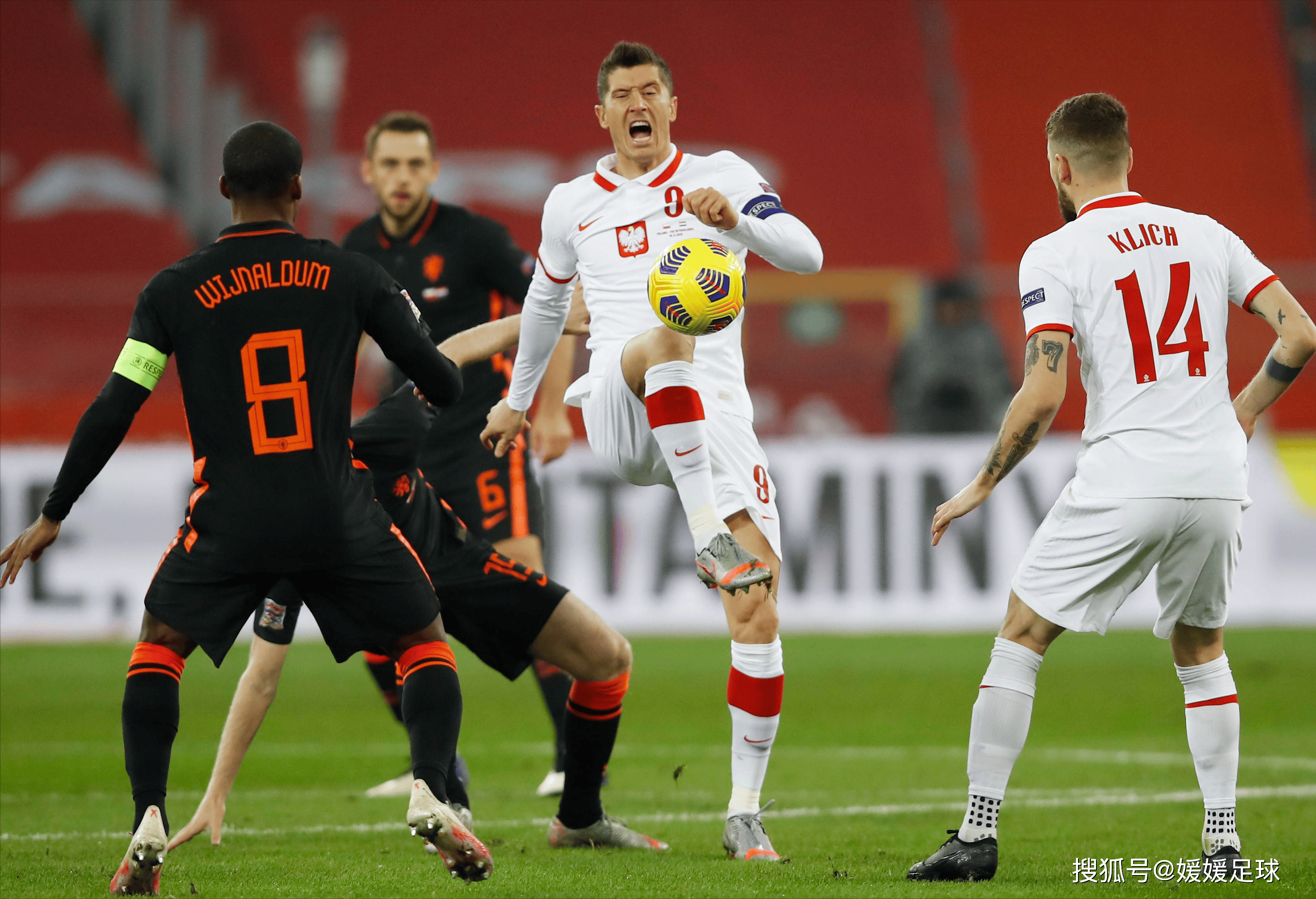 乌克兰队在激烈欧预赛中脱颖而出 乌克兰队在激烈欧预赛中脱颖而出