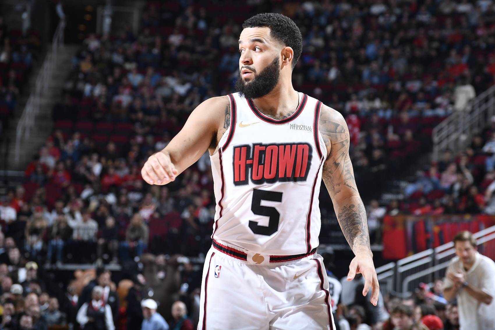 火箭队实现绝地逆转，球员表现令人印象深刻