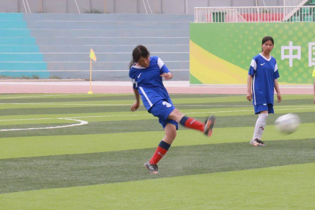 九游体育网页版登录入口-球员斗志昂扬，奋力追逐梦想的简单介绍