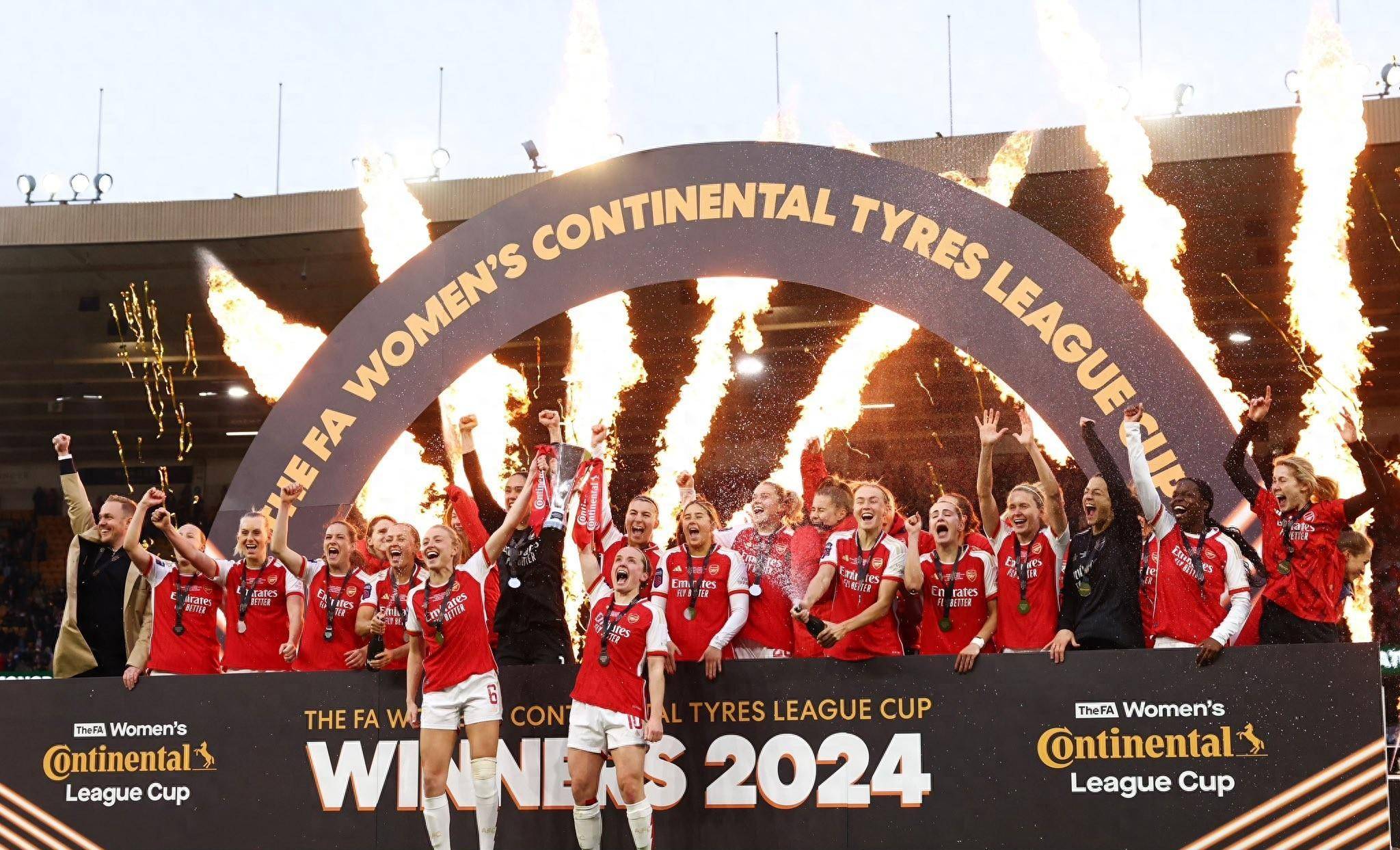 巴西女足队员勇夺世界联赛冠军