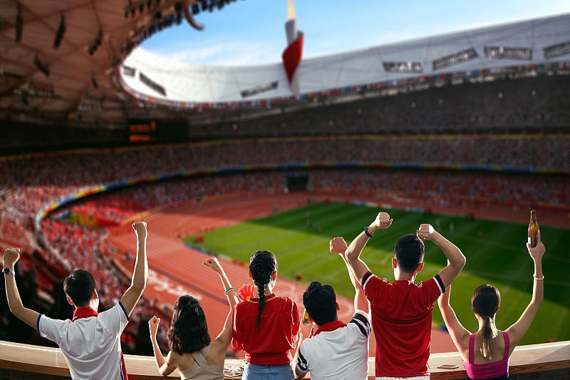 球迷们热情支持国际足球赛事,观赛热潮高涨的简单介绍 球迷们热情支持国际足球赛事,观赛热潮高涨的简单介绍