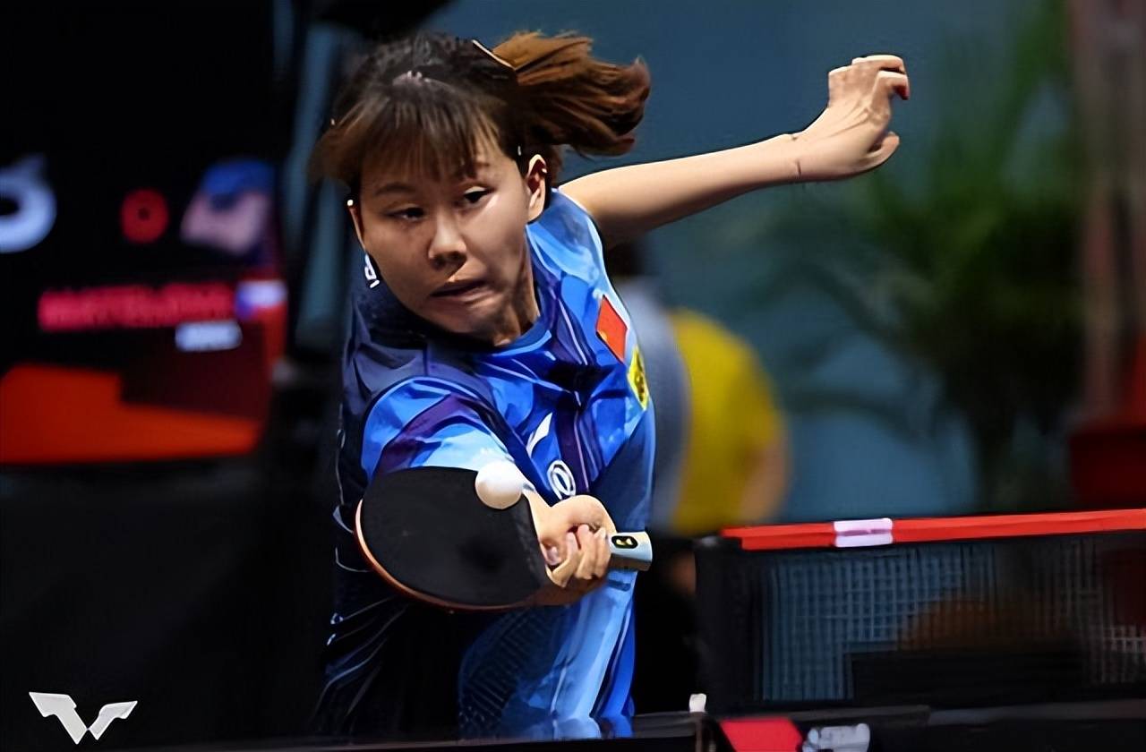 九游体育在线-比赛中策略多变，队员顺应形势取胜