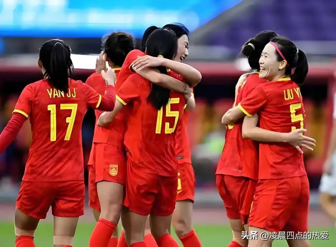 九游体育app-女足比赛趣事大揭秘，现场直播全记录