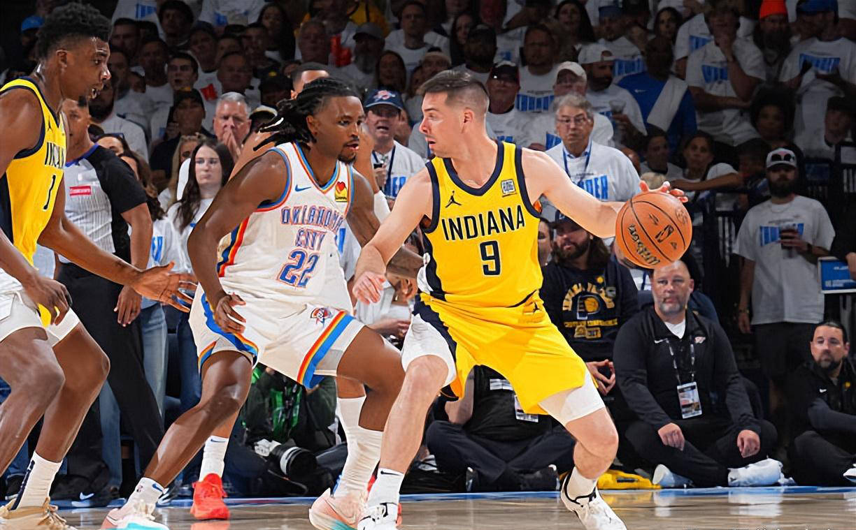 关于球队年轻球员展现出色助攻，帮助球队获胜的信息