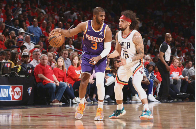 双方在比赛中不分上下,胜负尚未定 双方在比赛中不分上下,胜负尚未定