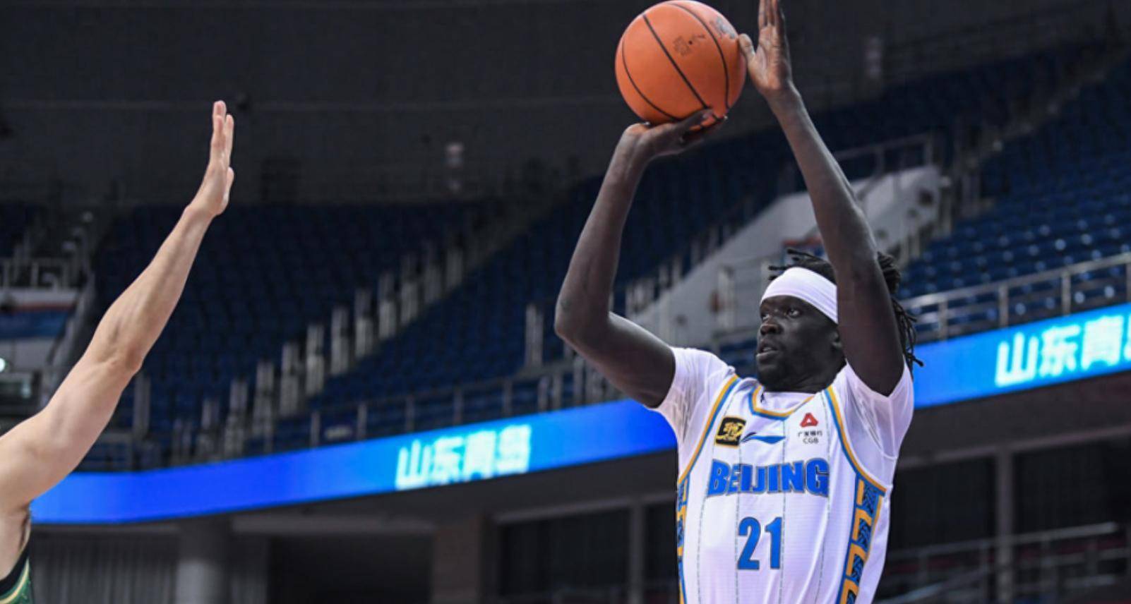 包含河南男篮外援表现出色，球队备战信心十足的词条