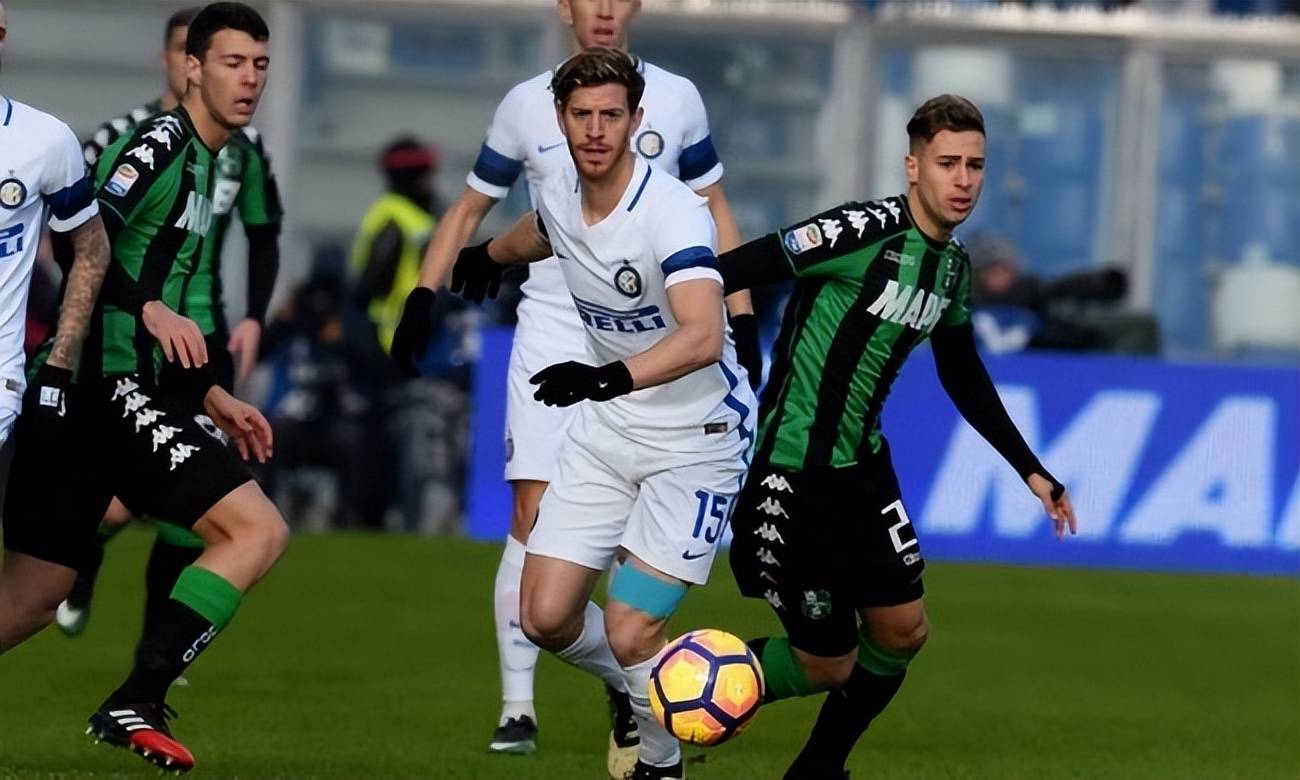 那不勒斯力争取胜，萨索洛势不可挡的简单介绍