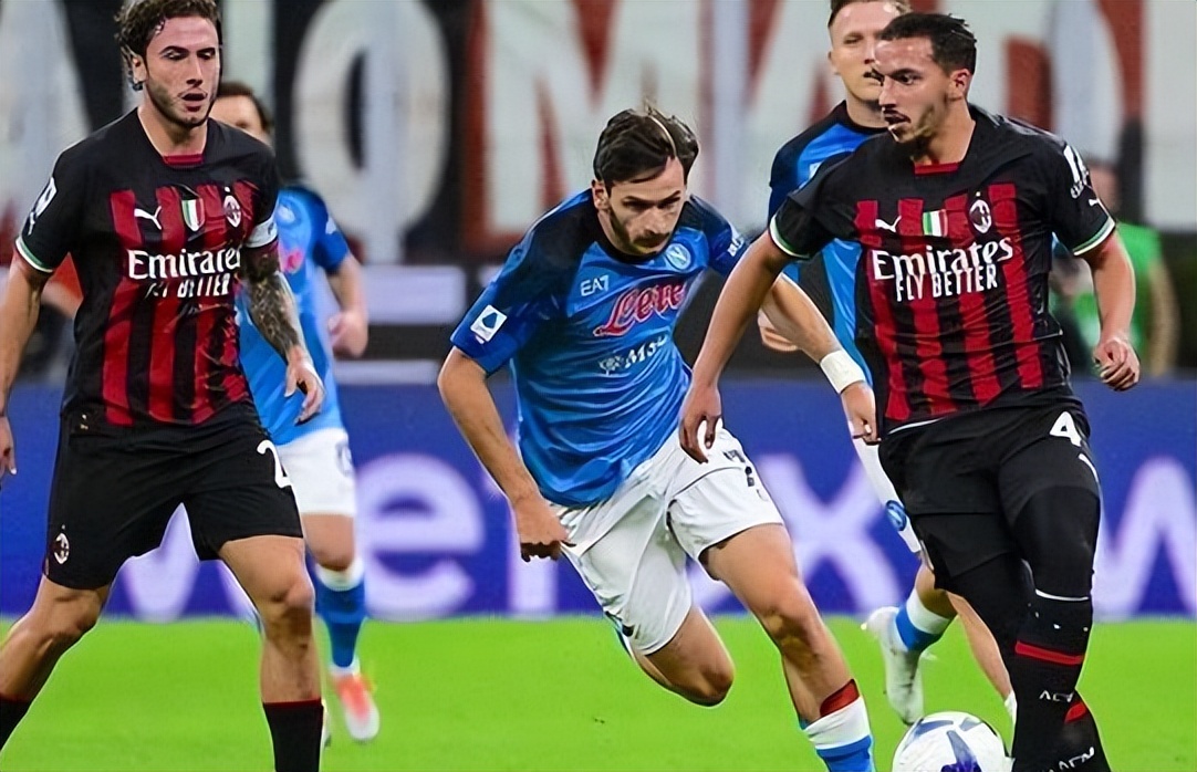 那不勒斯力争取胜，萨索洛势不可挡的简单介绍