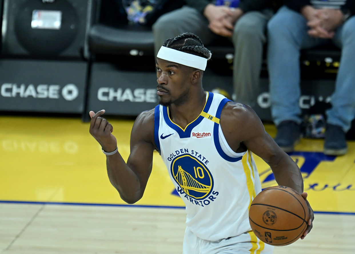 韦德重返热火担任助理教练，帮助球队重返巅峰