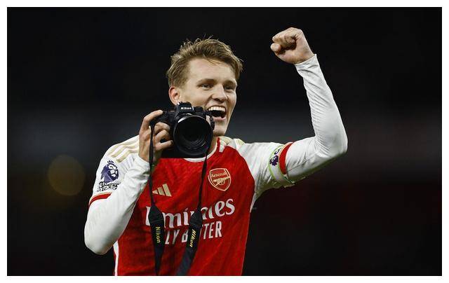 九游体育网页版登录入口-斯帕尔跃过障碍，波尔图豪取连胜