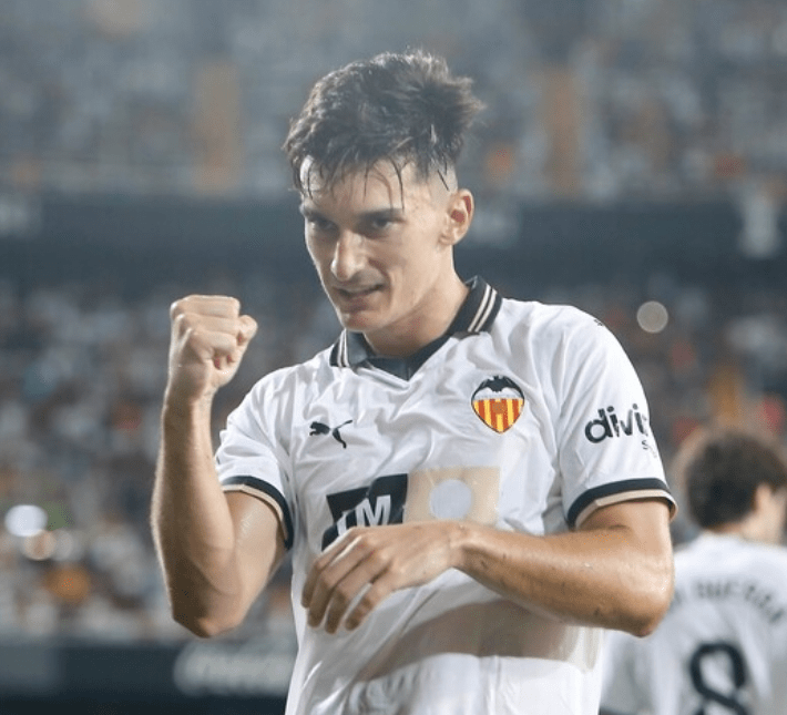 斯帕尔跃过障碍，波尔图豪取连胜