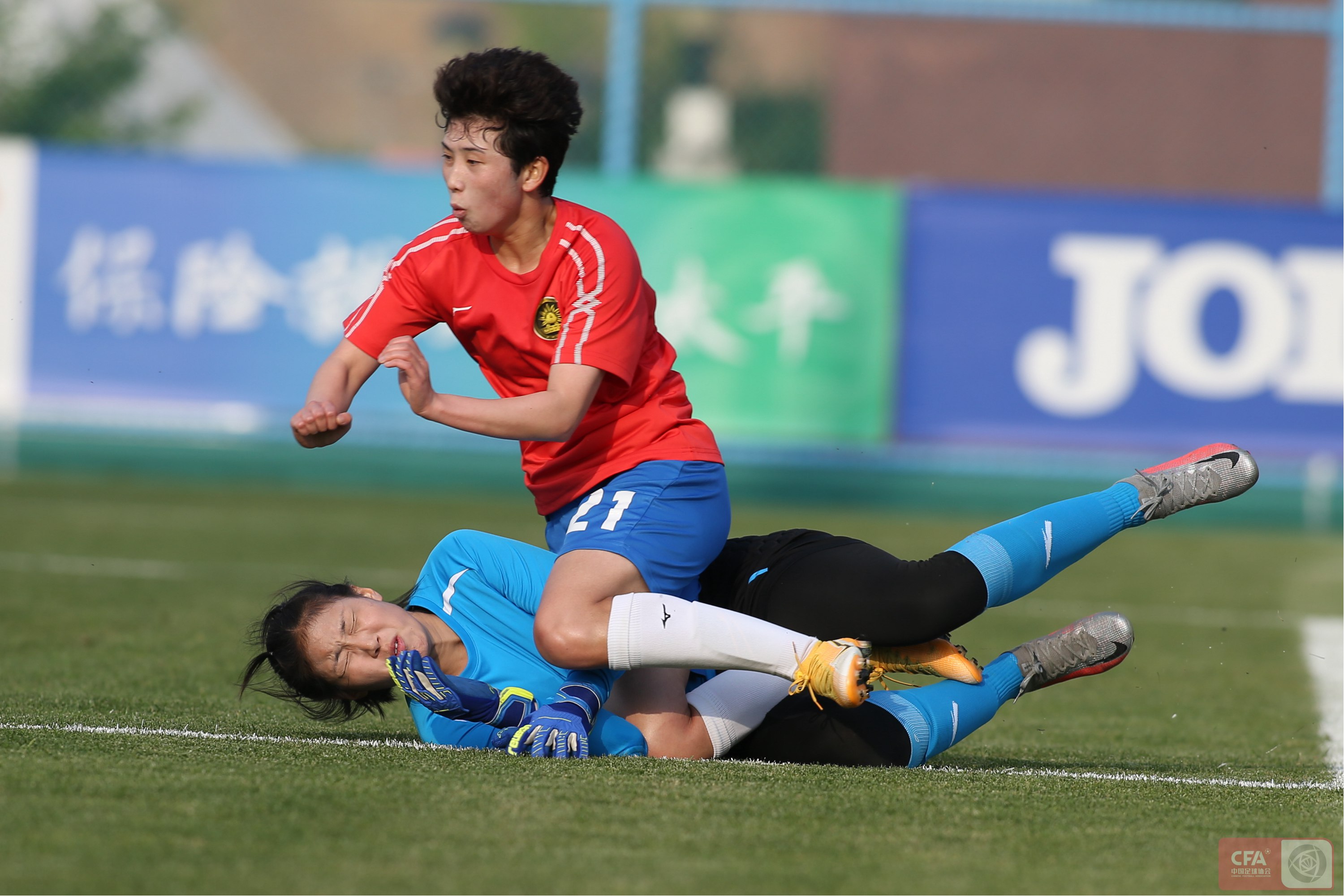 波兰女足联赛冠军以出色表现征服观众