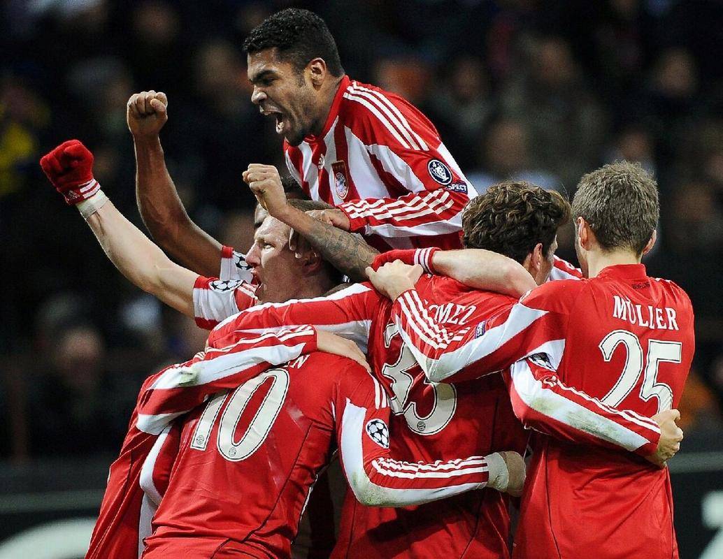 巴塞逆袭拜仁，晋级欧冠半决