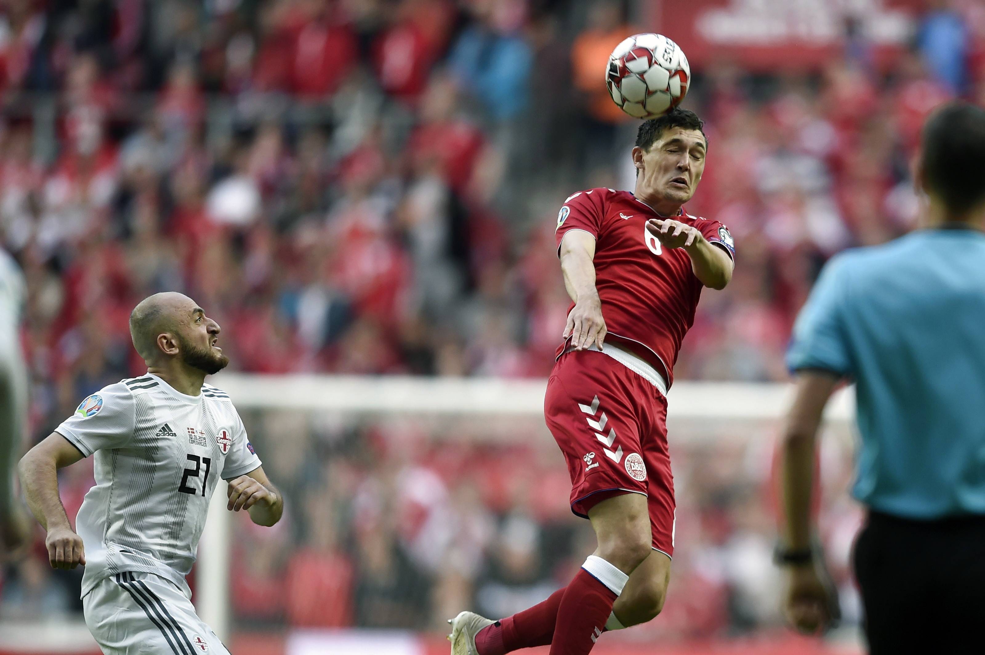 捷克队在国际赛场上获得关键胜利的简单介绍