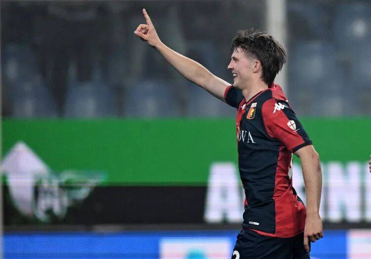 关于尤文图斯客场战平热那亚，积分榜排名略有下滑的信息