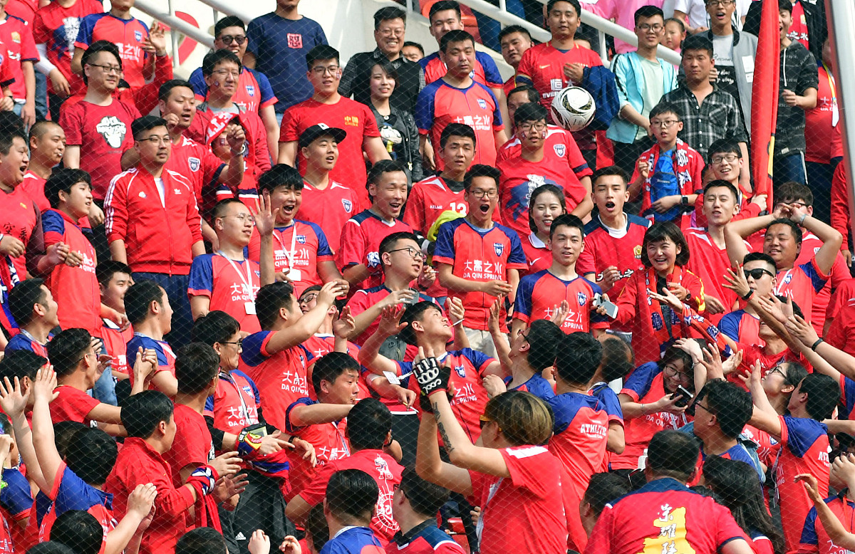 国内足球联赛上演激战，球队实力不可小觑的简单介绍