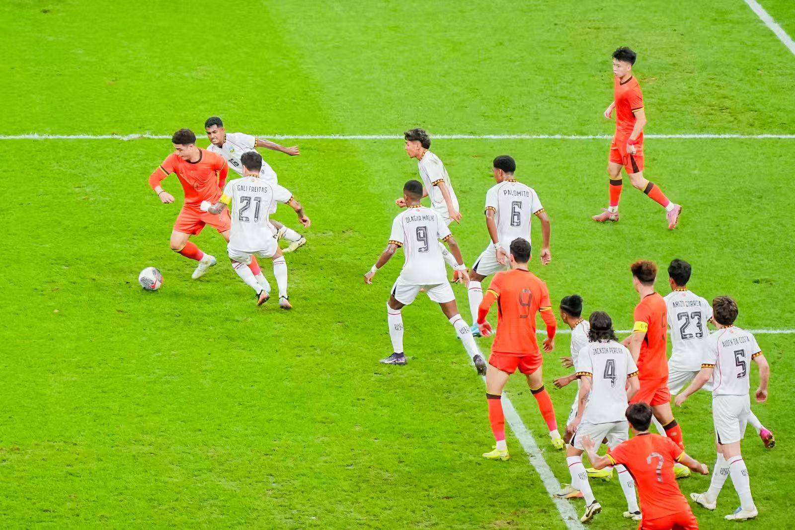 中国足球队在国际比赛中表现优异 中国足球队在国际比赛中表现优异