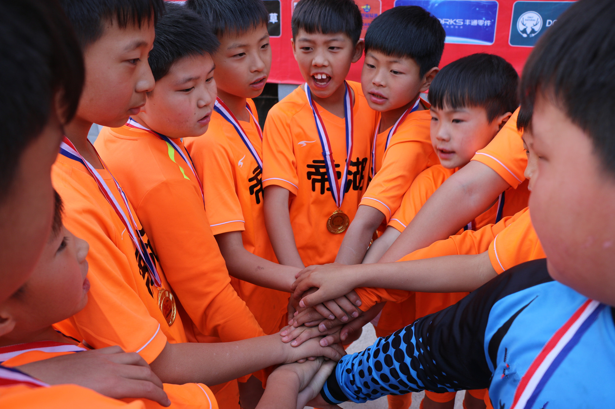 包含战火足球领域升温!球队实力角逐的词条 包含战火足球领域升温!球队实力角逐的词条