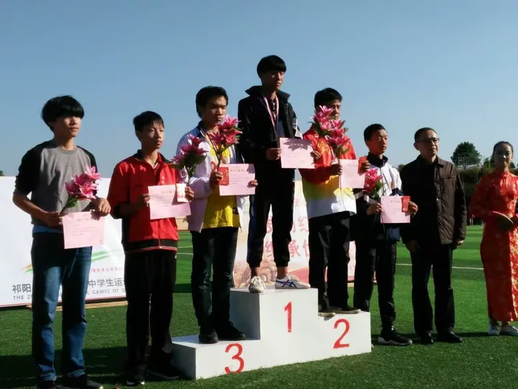 九游体育app下载-关于波兰队奋勇争先，勇夺决赛资格的信息