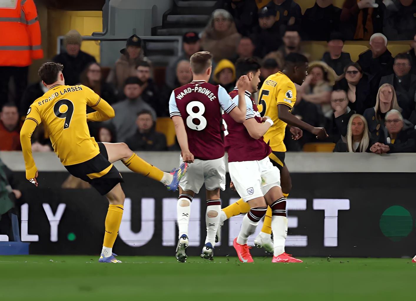 狼队主场丢分,争夺欧战资格岌岌可危 狼队主场丢分,争夺欧战资格岌岌可危